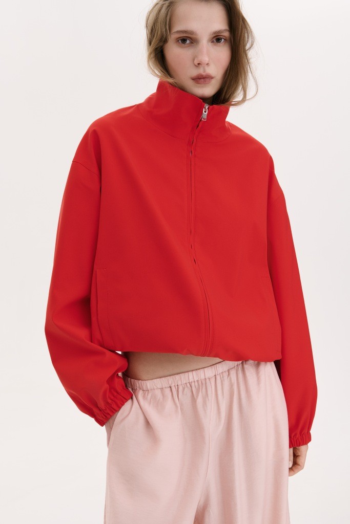 МІНІМАЛІСТИЧНА КУРТКА-БОМБЕР З ВИСОКИМ  КОМІРОМ-СТІЙКОЮ 1263 зображення